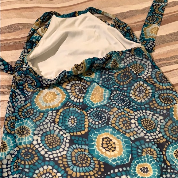 2 ruffled neck tie blouses - Picture 5 of 6